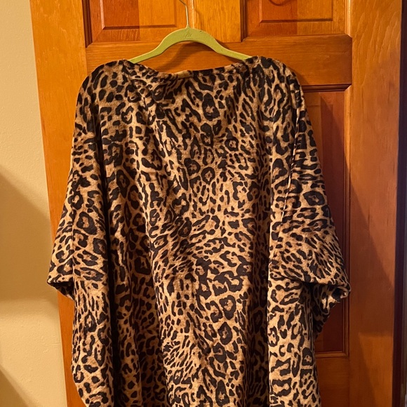 THROWBEE Blanket-Poncho Wearable Blanket Throw - Picture 1 of 5